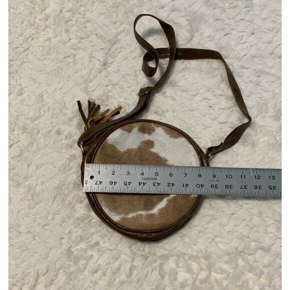 New Without Tags Leather Cowhide Round Circular Brown Cowhide Crossbody Bag - Picture 2 of 4